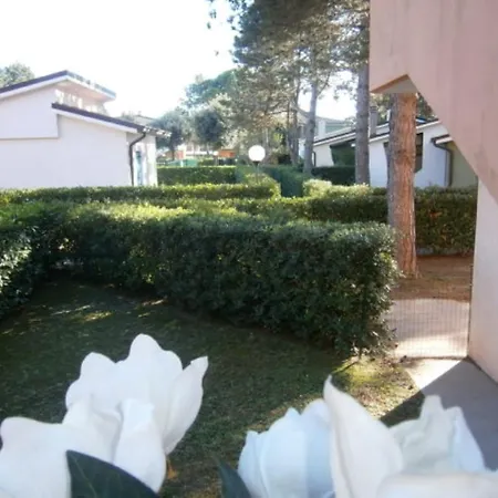 Azzurro Apartment Bibione Exterior photo